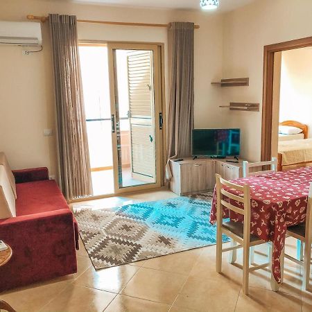 Mimi'S Beach Apartment Vlorë Eksteriør bilde