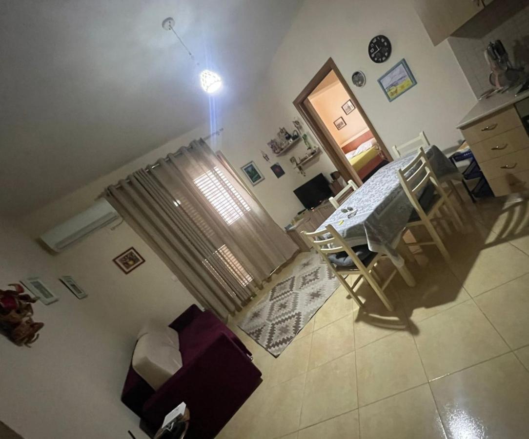 Mimi'S Beach Apartment Vlorë Eksteriør bilde